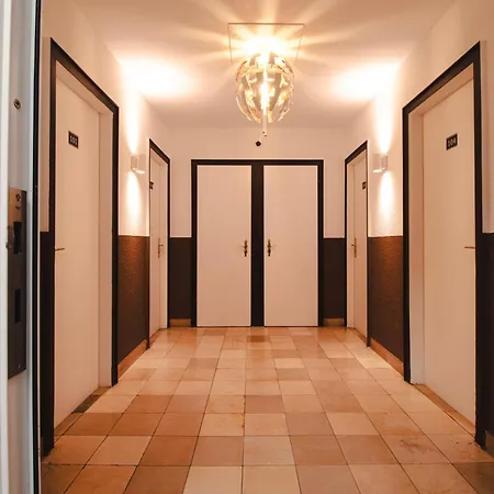 Отель Ento Hotelwestend 5*