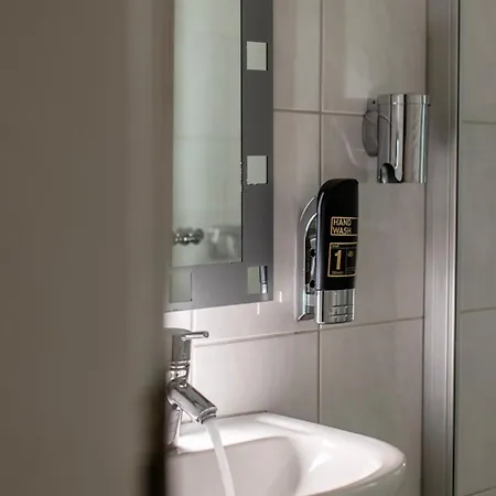 Ento Hotelwestend Otel 5*