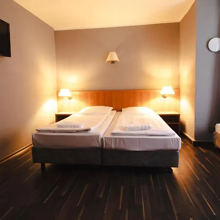 Ento Hotelwestend Отель