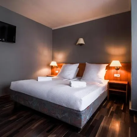 Ento Hotelwestend Hotel 5*
