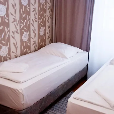 Ento Hotelwestend 5*