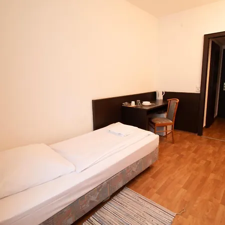 Ento Hotelwestend 5*